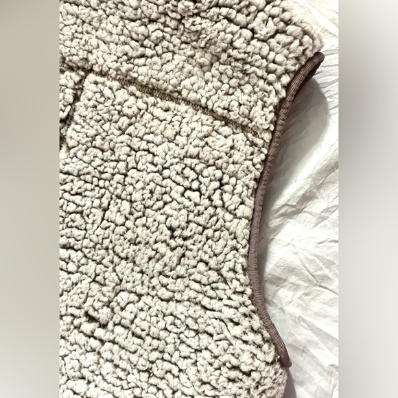 Thread + Supply Women’s Sherpa Fleece Vest Size Medium - Picture 13 of 13